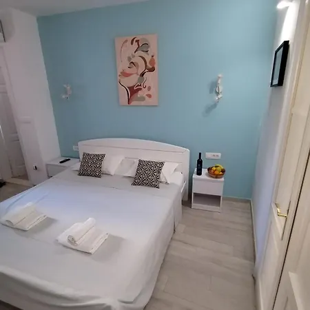 Garden In The Center Split