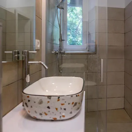 아파트 Garden In The Center