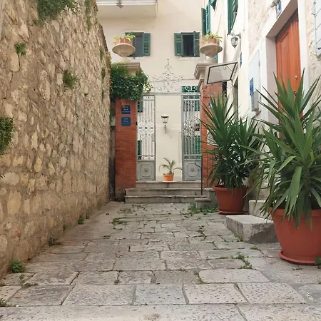 Garden In The Center 아파트